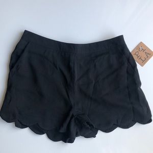 Scallop hem black shorts